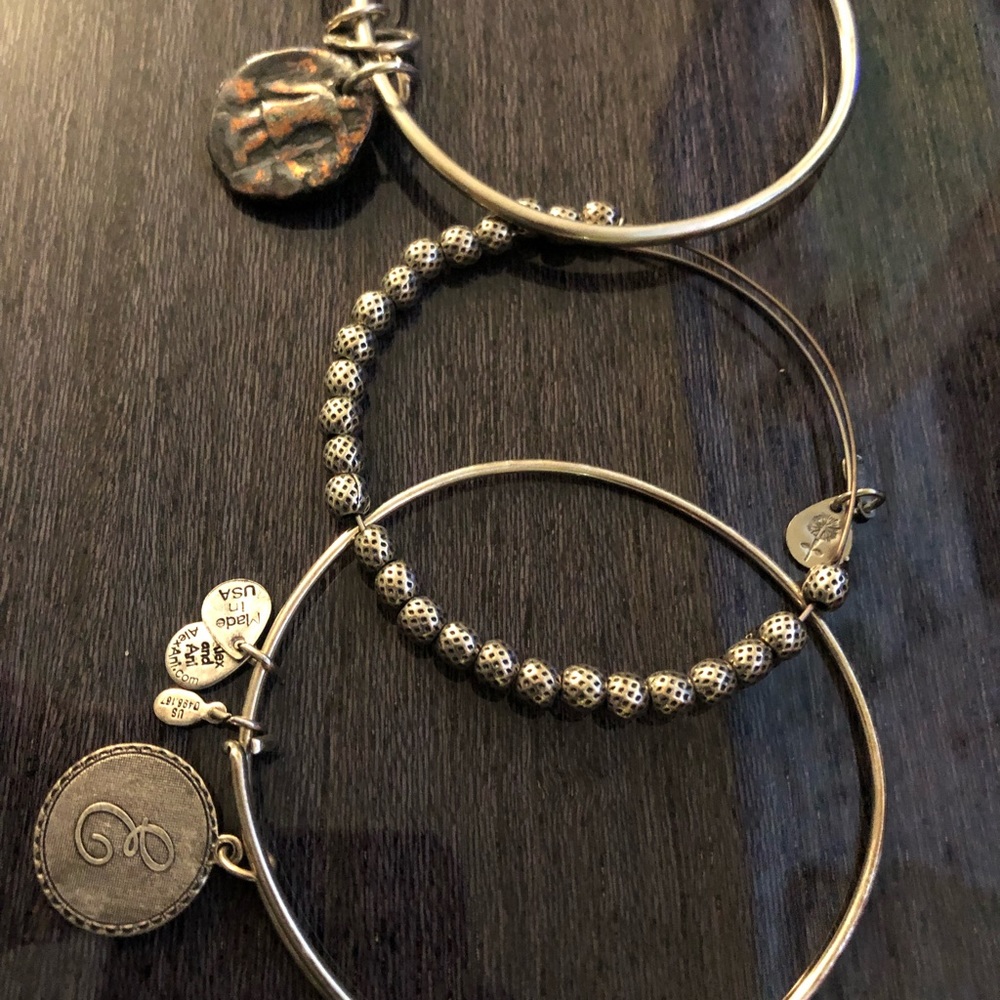 Stackable and interchangeable bracelets - Picture 6 of 6